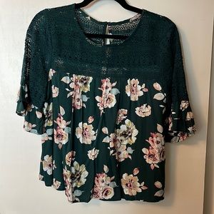 Good condition! Size Medium xhilaration top